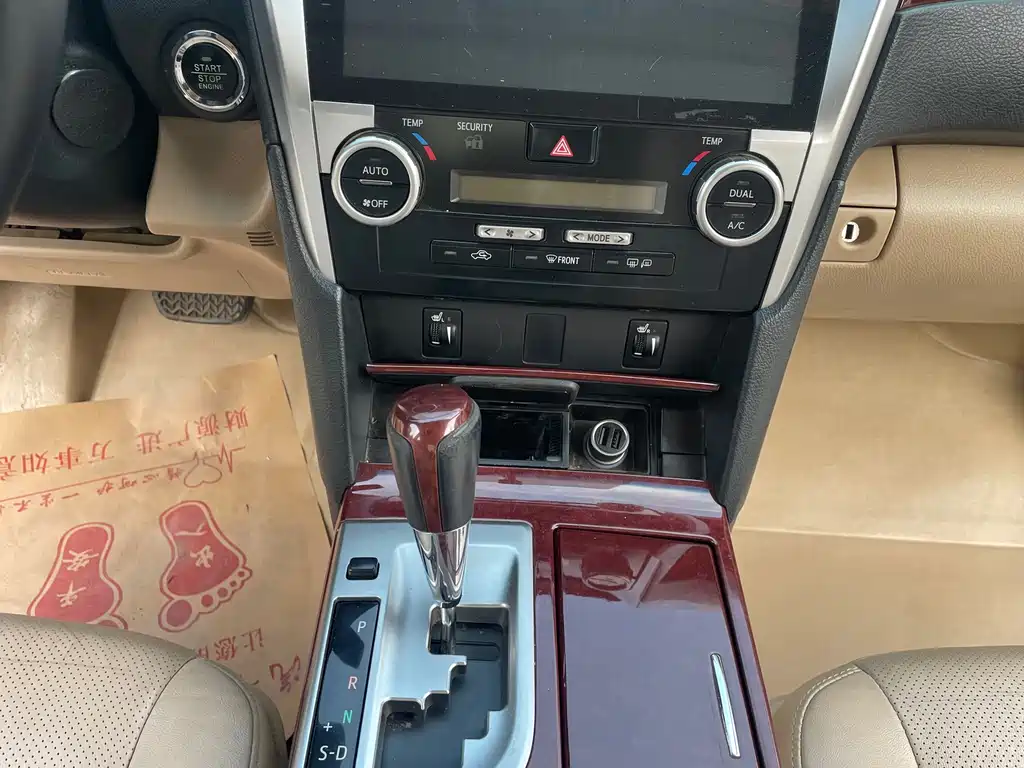 Toyota Camry — миниатюра 9