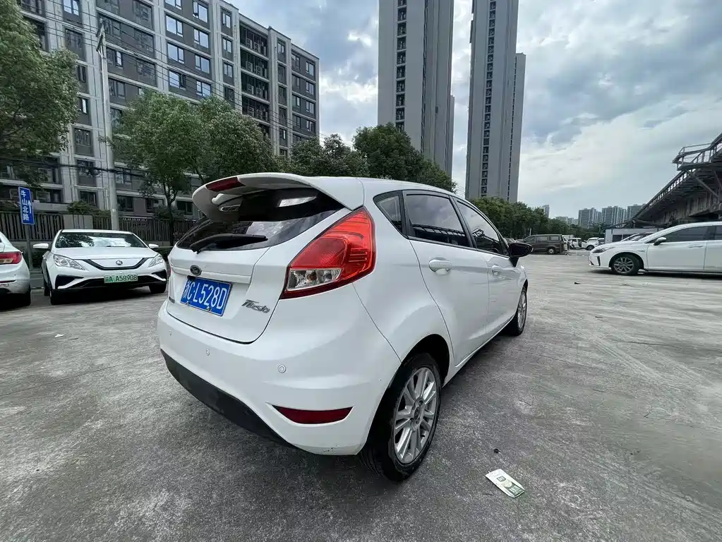 Ford Fiesta — миниатюра 5