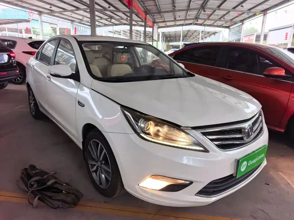 Changan Eado — миниатюра 4