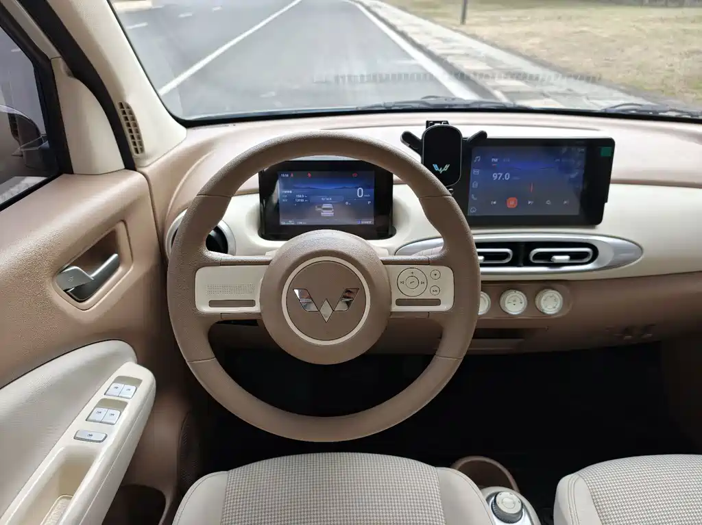 Wuling MINIEV — миниатюра 9