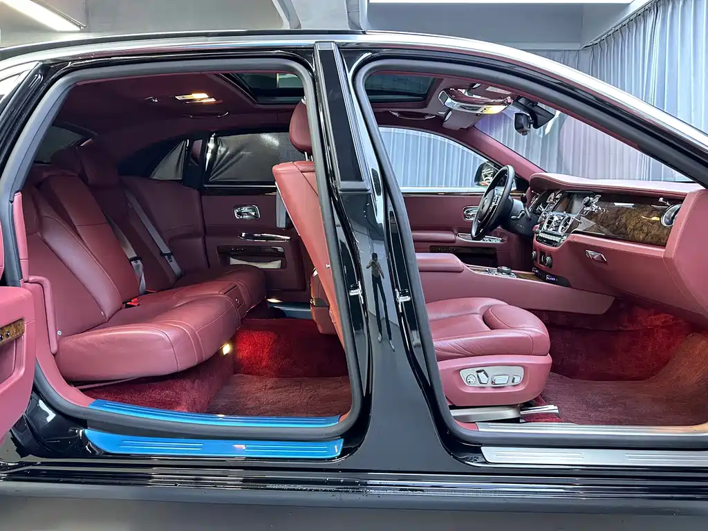 Rolls-Royce Ghost — миниатюра 24
