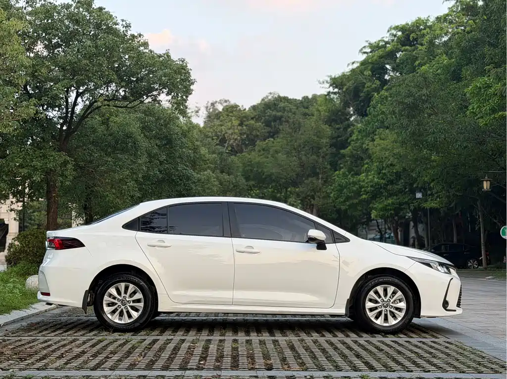 Toyota Corolla — миниатюра 4
