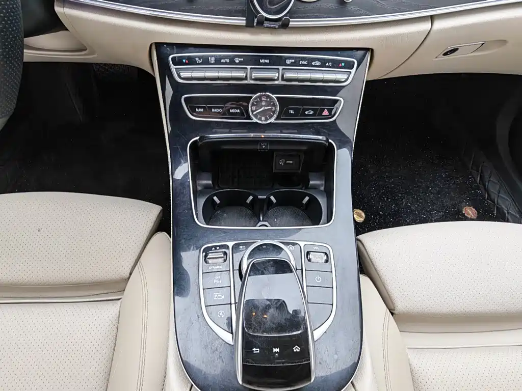 Mercedes-Benz E-Class — миниатюра 12