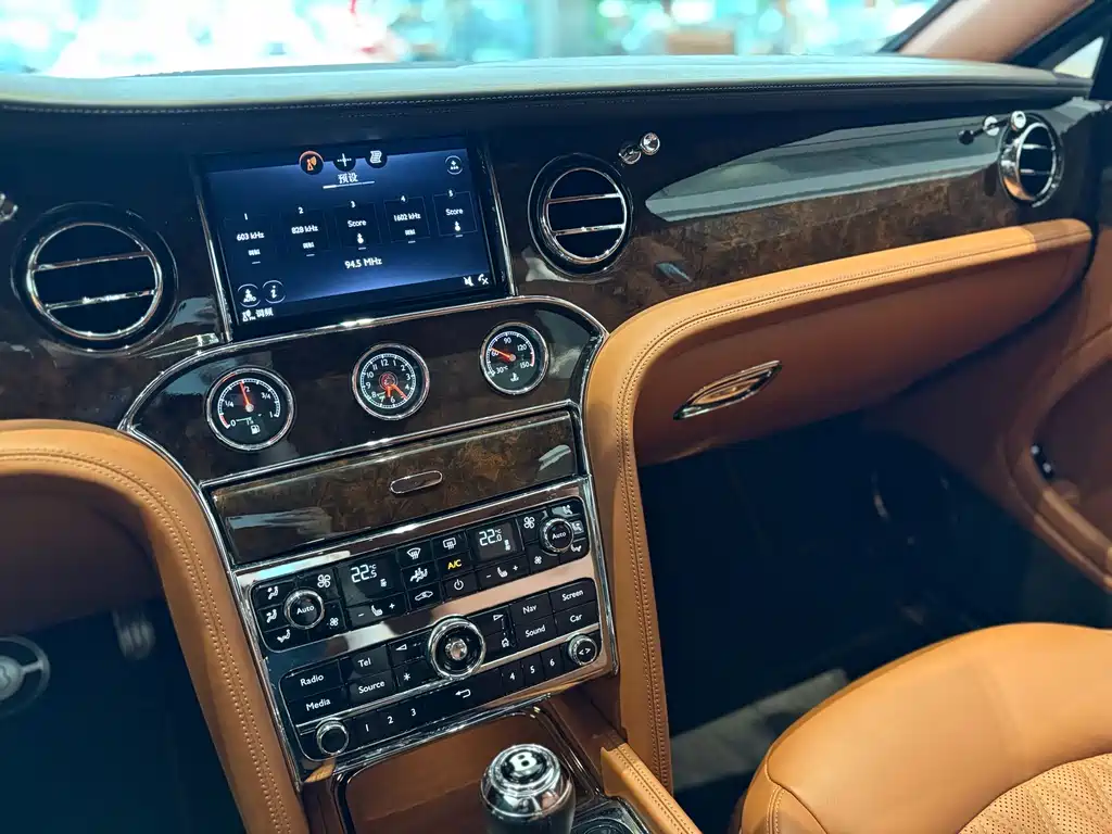 Bentley Mulsanne 6.8T Long Wheelbase Edition, фото 12