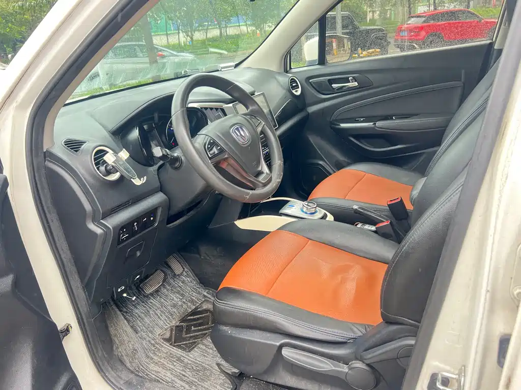 Changan CS15EV — миниатюра 16