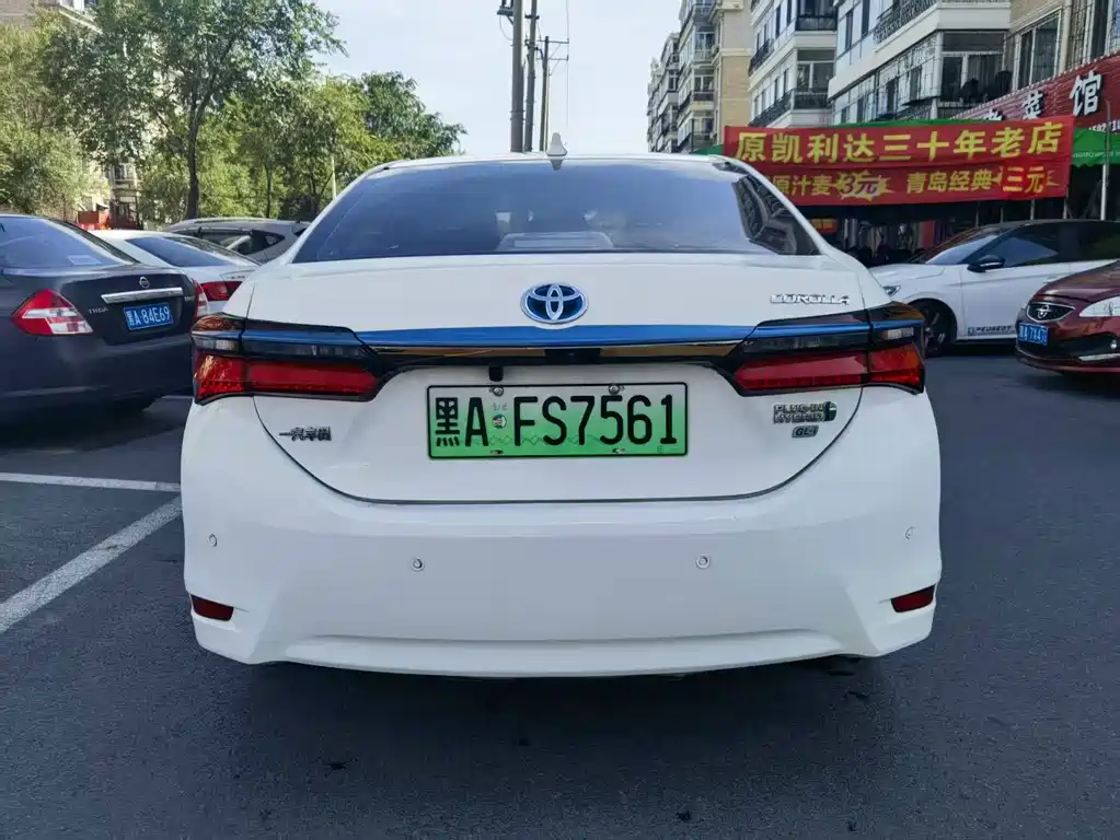 Toyota Corolla Hybrid — миниатюра 4
