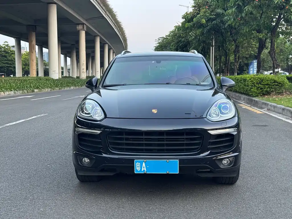 Porsche Cayenne — миниатюра 2