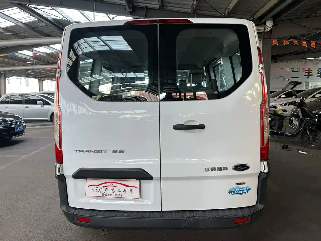 Ford Transit — миниатюра 9