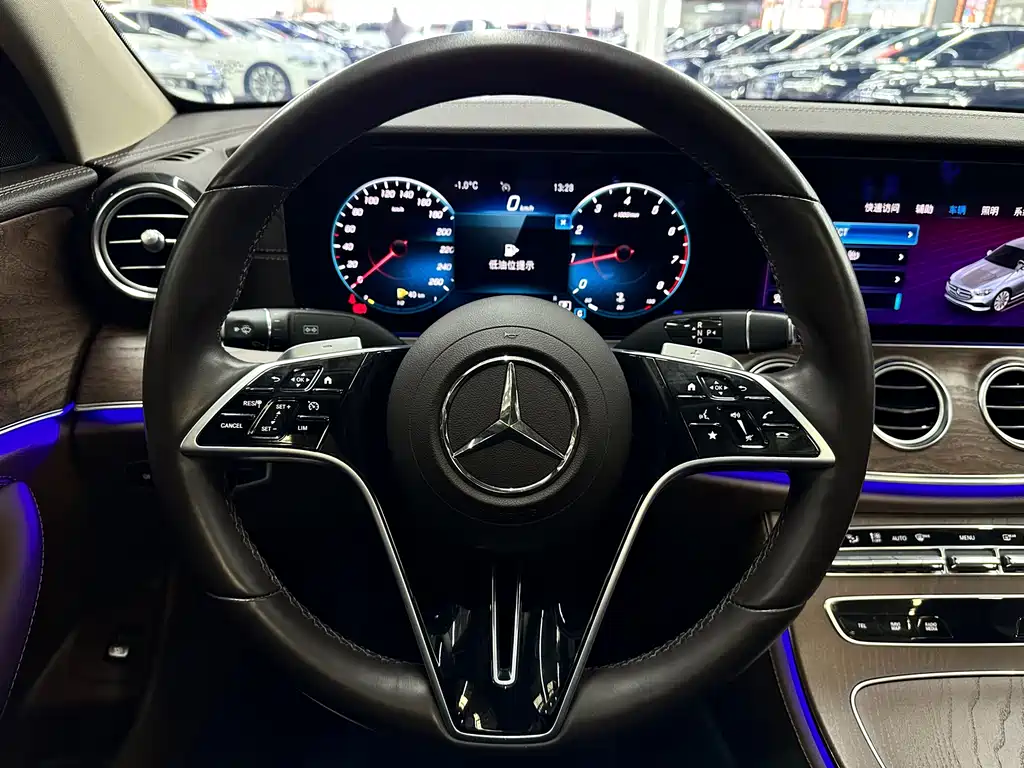 MERCEDES-BENZ E CLASS