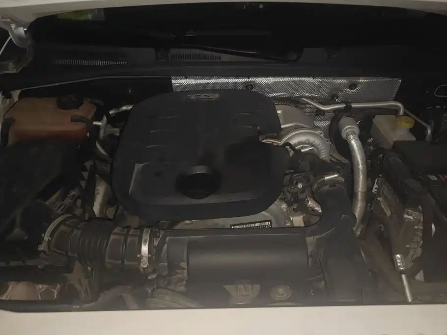 Roewe RX8 — миниатюра 10