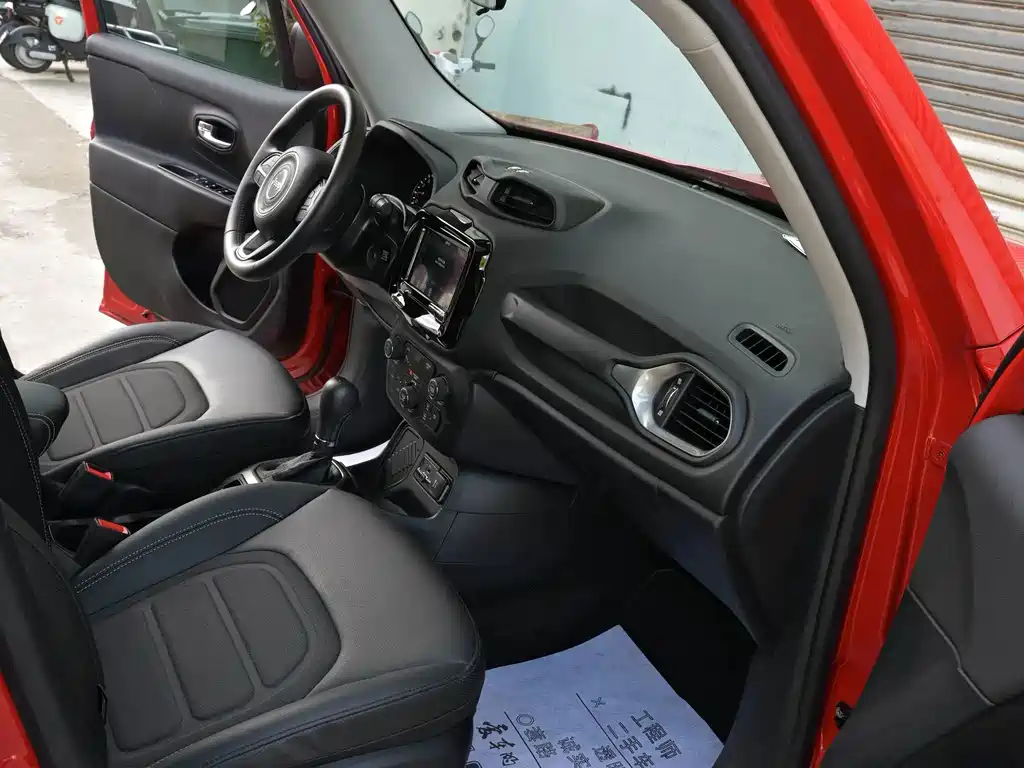 Jeep Renegade — миниатюра 14