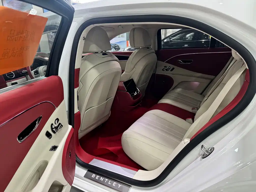 Bentley Flying Spur 2026 4.0T V8 Standard