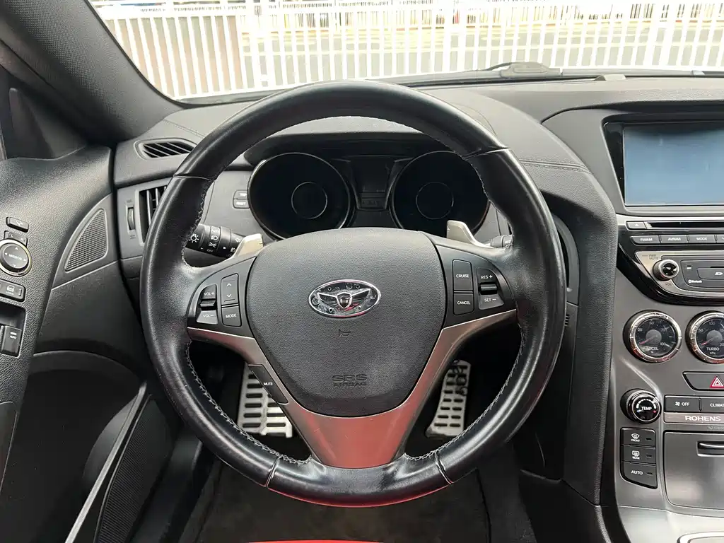 Hyundai Genesis Coupe — миниатюра 13
