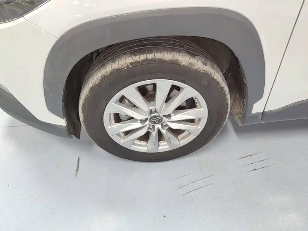 Toyota Corolla Cross — миниатюра 23