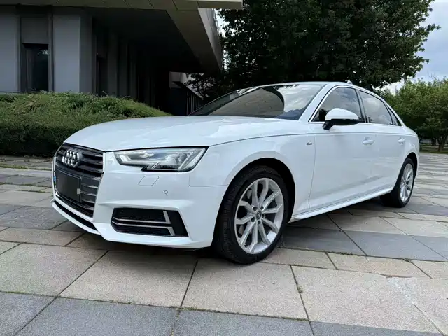 AUDI  A4L 2018