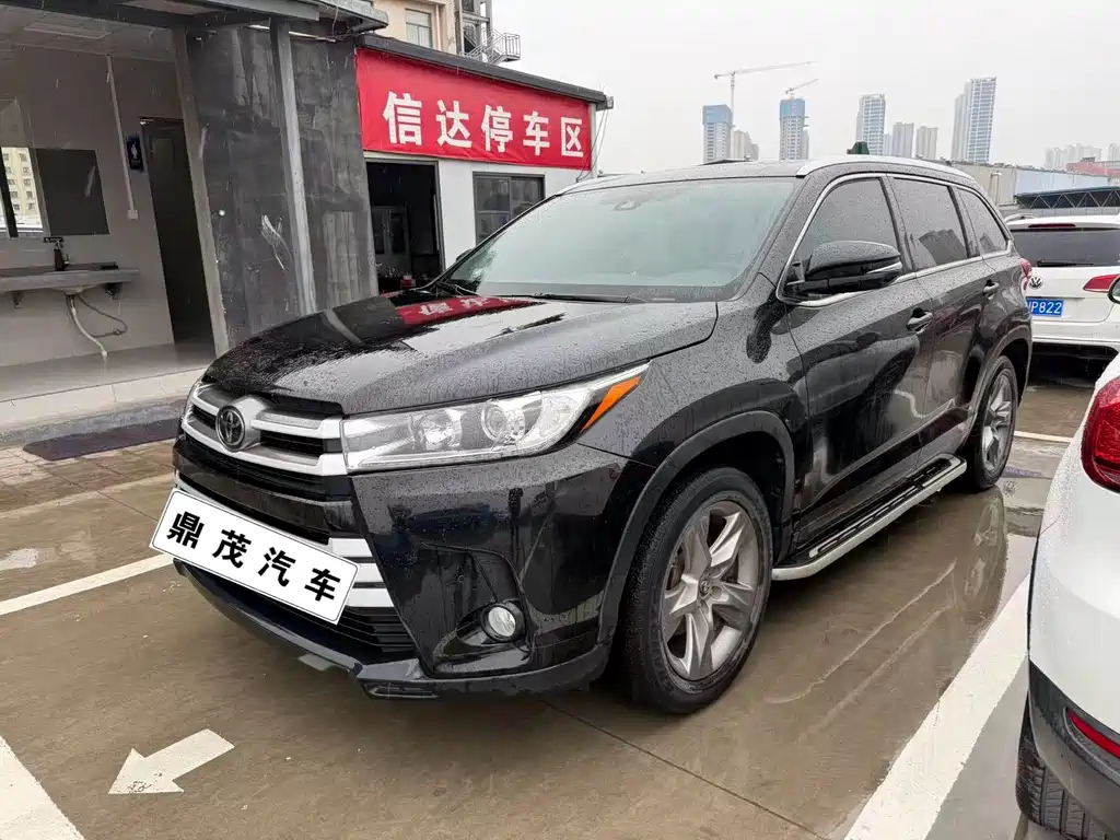 TOYOTA HIGHLANDER