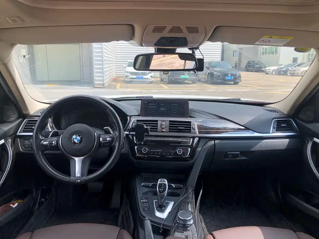 BMW 3 Series — миниатюра 18