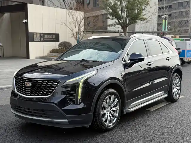 CADILLAC XT4