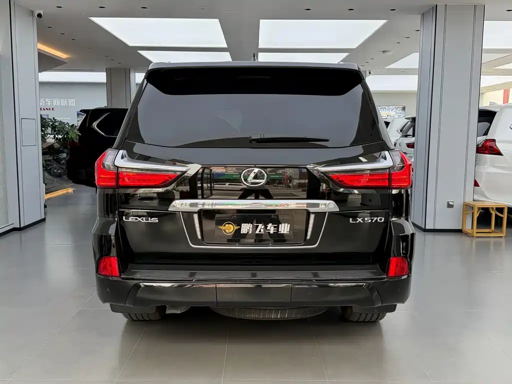 Lexus LX — миниатюра 3