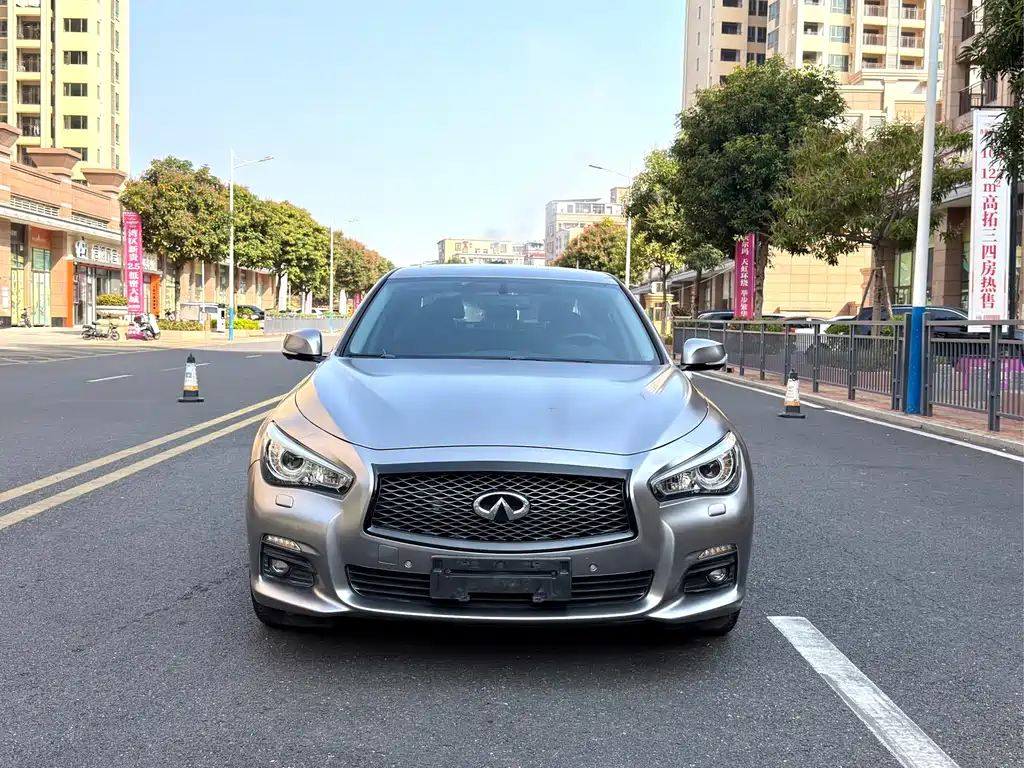INFINITI Q50L