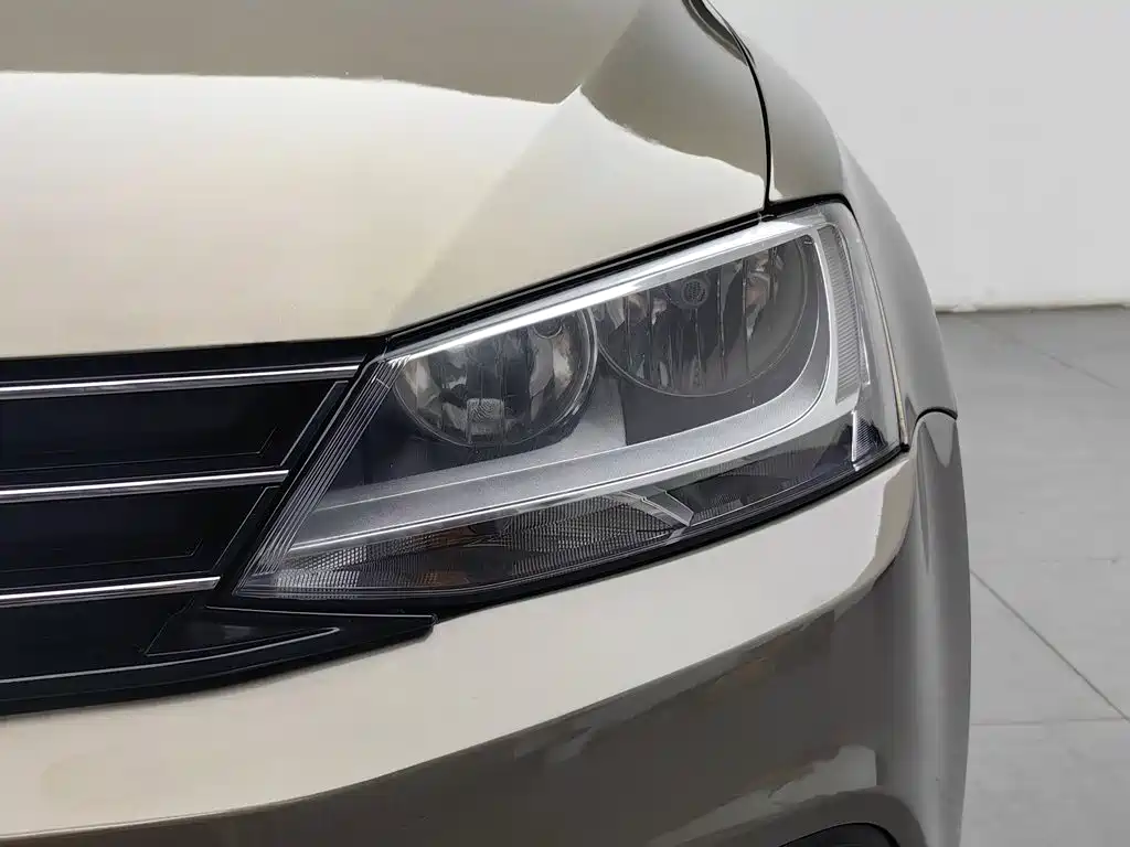 Volkswagen Sagitar — миниатюра 7