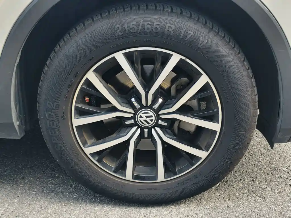 Volkswagen Tiguan L — миниатюра 11