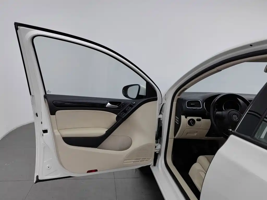 Volkswagen Golf — миниатюра 8