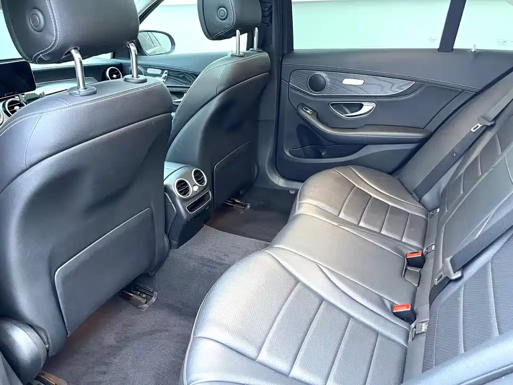 Mercedes-Benz C-Class — миниатюра 6