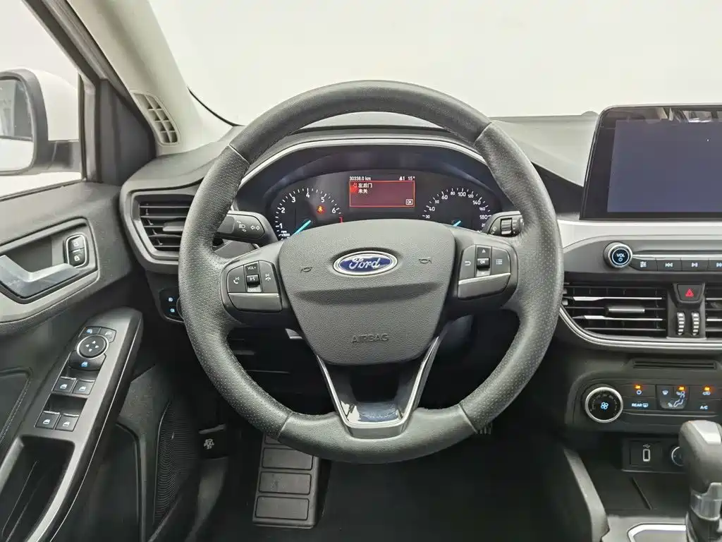 Ford Focus — миниатюра 11