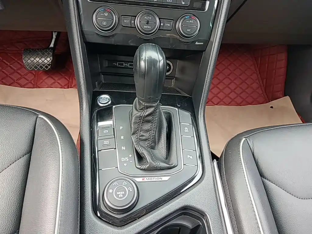 Volkswagen Tiguan — миниатюра 14