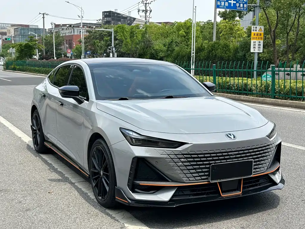 Changan UNI-V 2022 1.5T Luxury