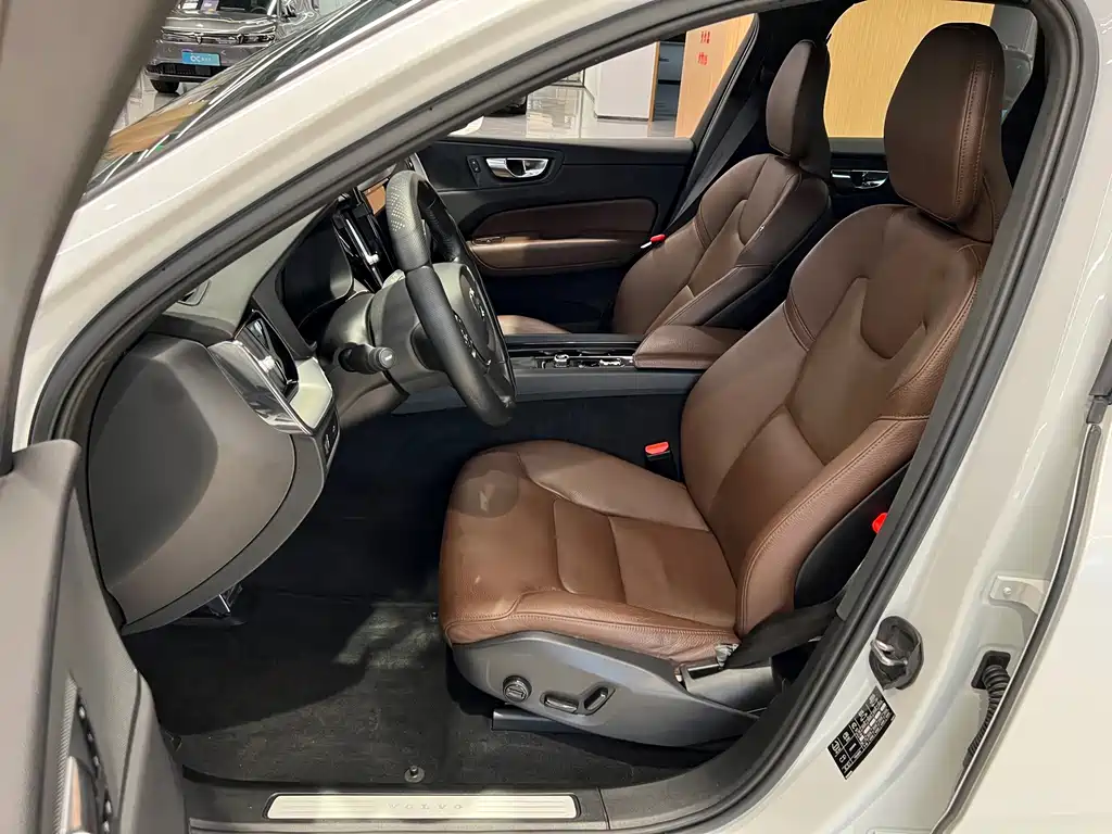 Volvo XC60 — миниатюра 9
