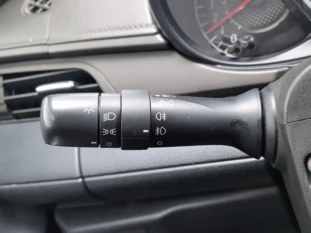 Toyota Yaris L — миниатюра 21