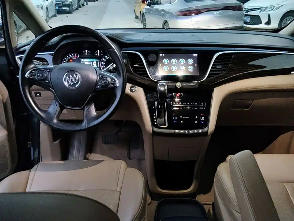 Buick GL8 — миниатюра 11