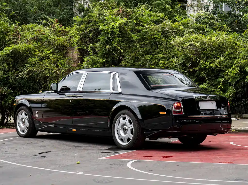 ROLLS-ROYCE PHANTOM
