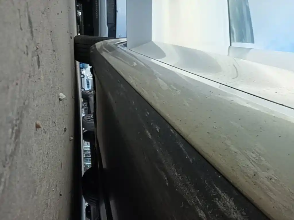Tesla Model 3 — миниатюра 21