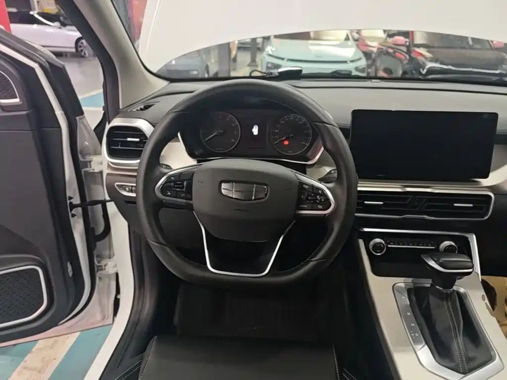 Geely Binyue — миниатюра 11
