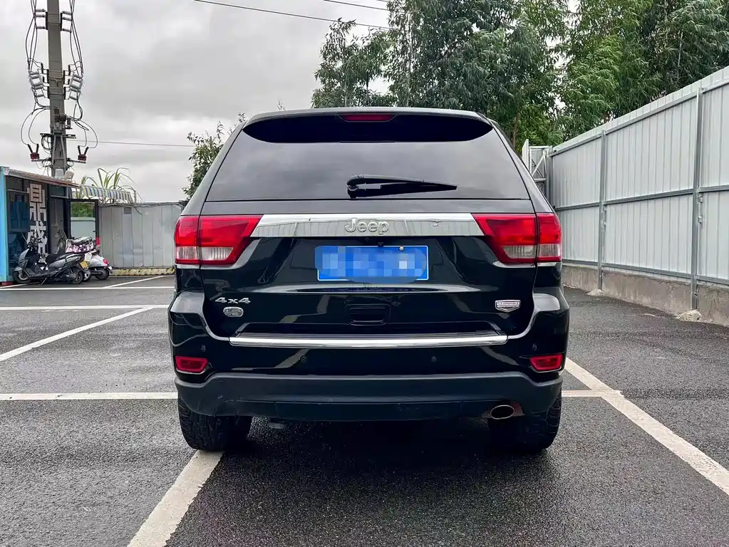 Jeep Grand Cherokee (Import) — миниатюра 5