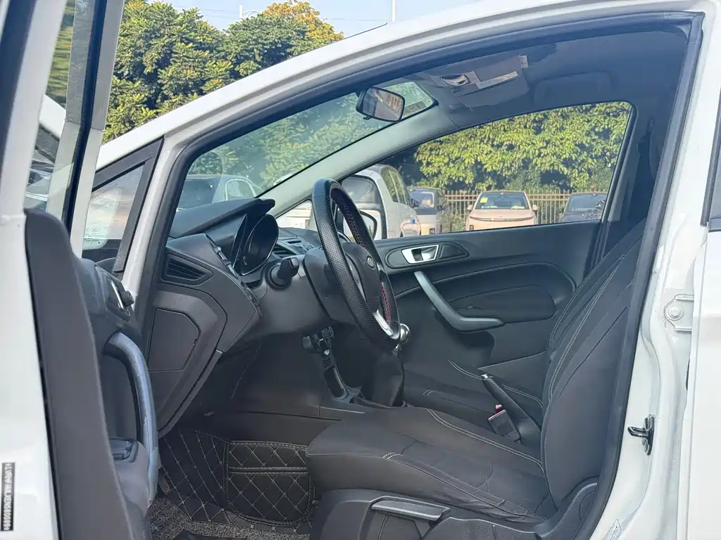 Ford Fiesta — миниатюра 8
