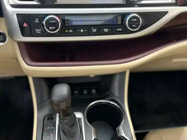 Toyota Highlander — миниатюра 16