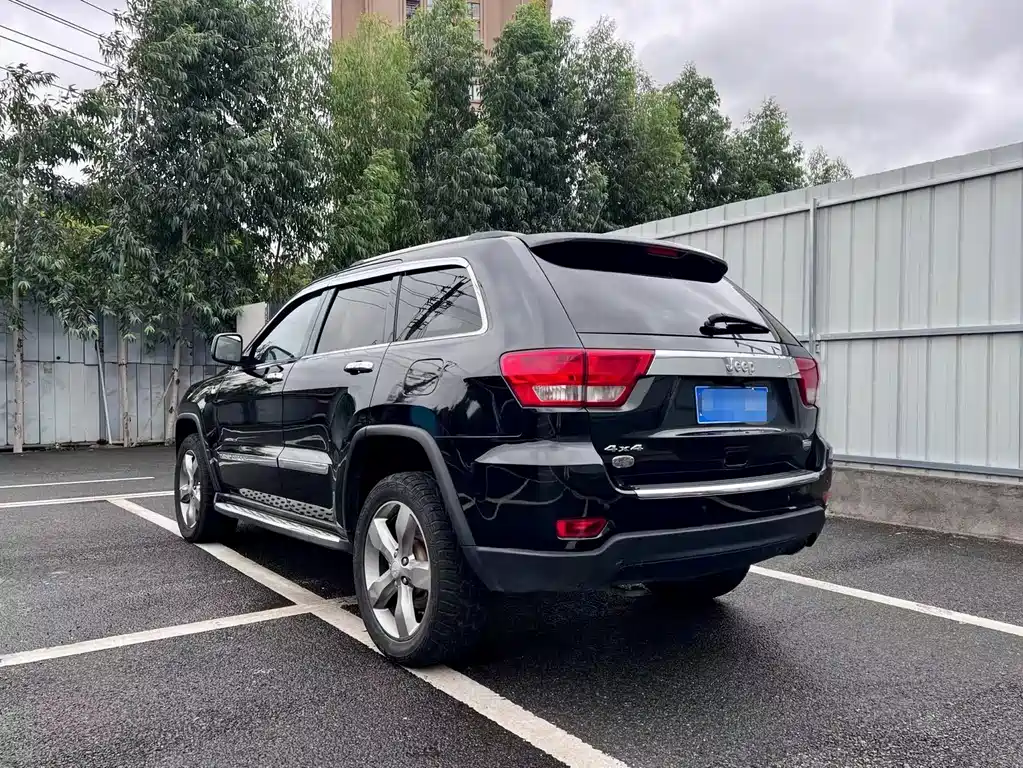 Jeep Grand Cherokee (Import) — миниатюра 6