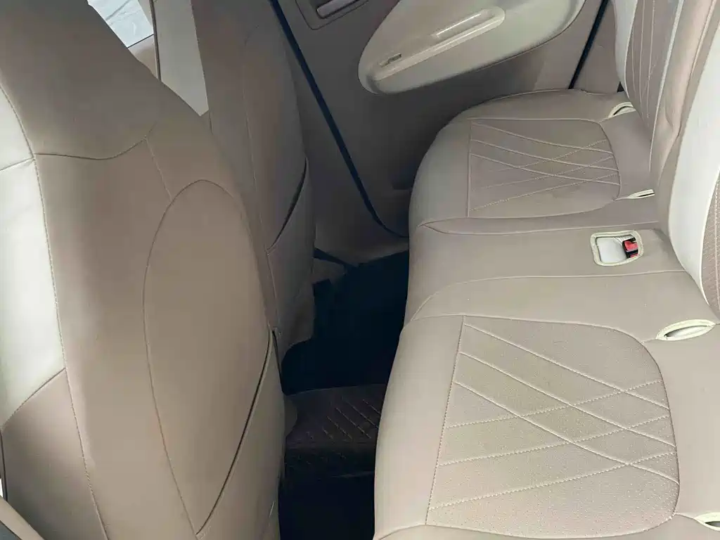 Wuling MINIEV — миниатюра 7
