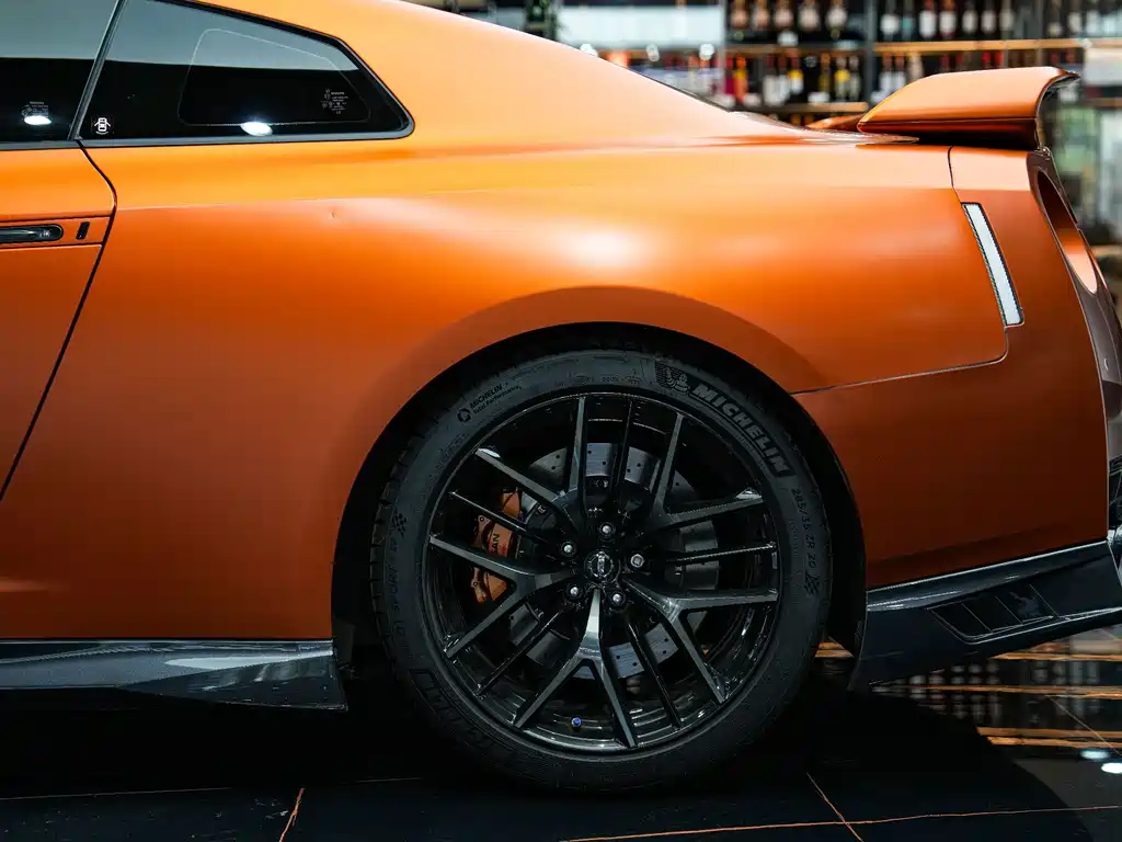 Nissan GT-R — миниатюра 10