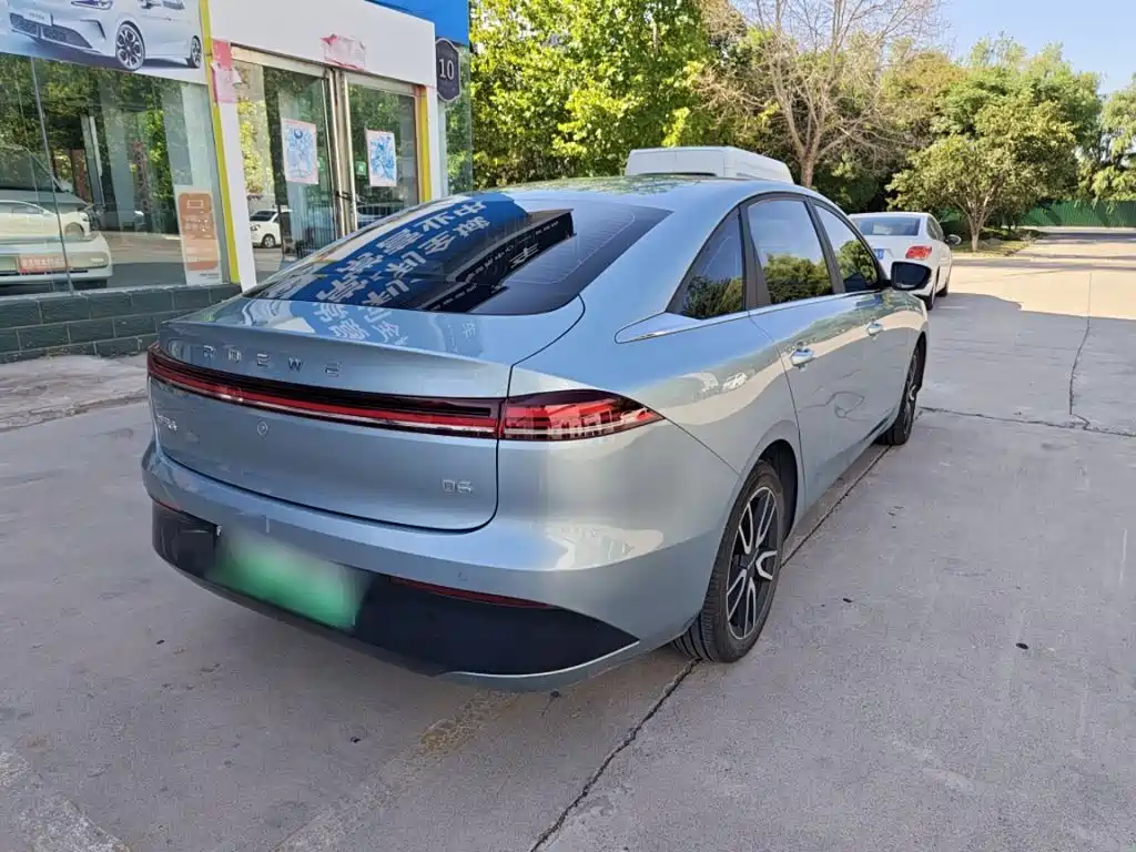 Roewe Young Wai D6 — миниатюра 12