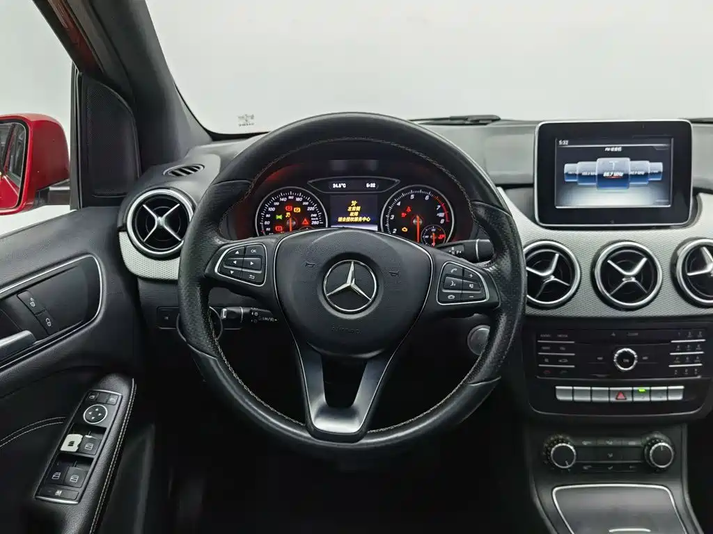 Mercedes-Benz B-Class — миниатюра 11