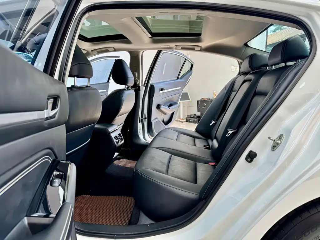 Nissan Teana — миниатюра 10