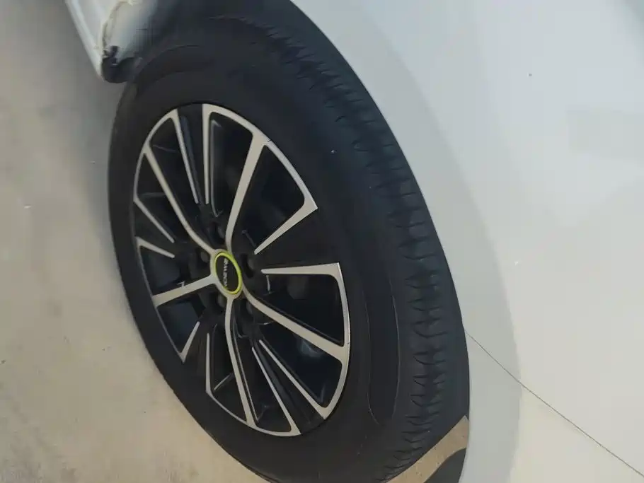 Roewe i5 — миниатюра 6