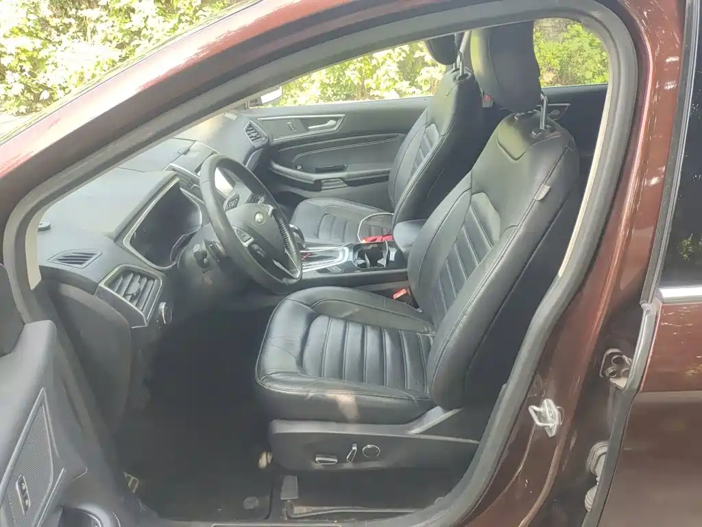 Ford Edge — миниатюра 11