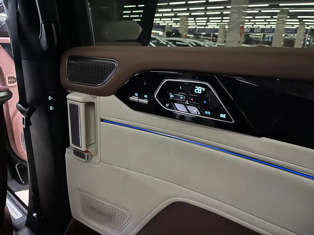 BYD Xia — миниатюра 9