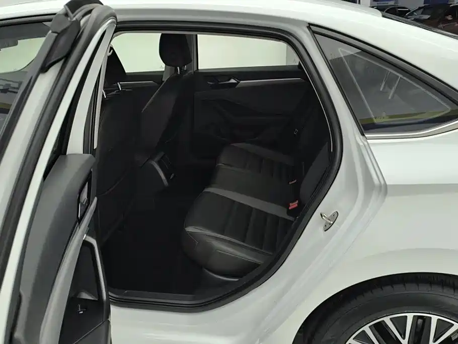Volkswagen Sagitar — миниатюра 11